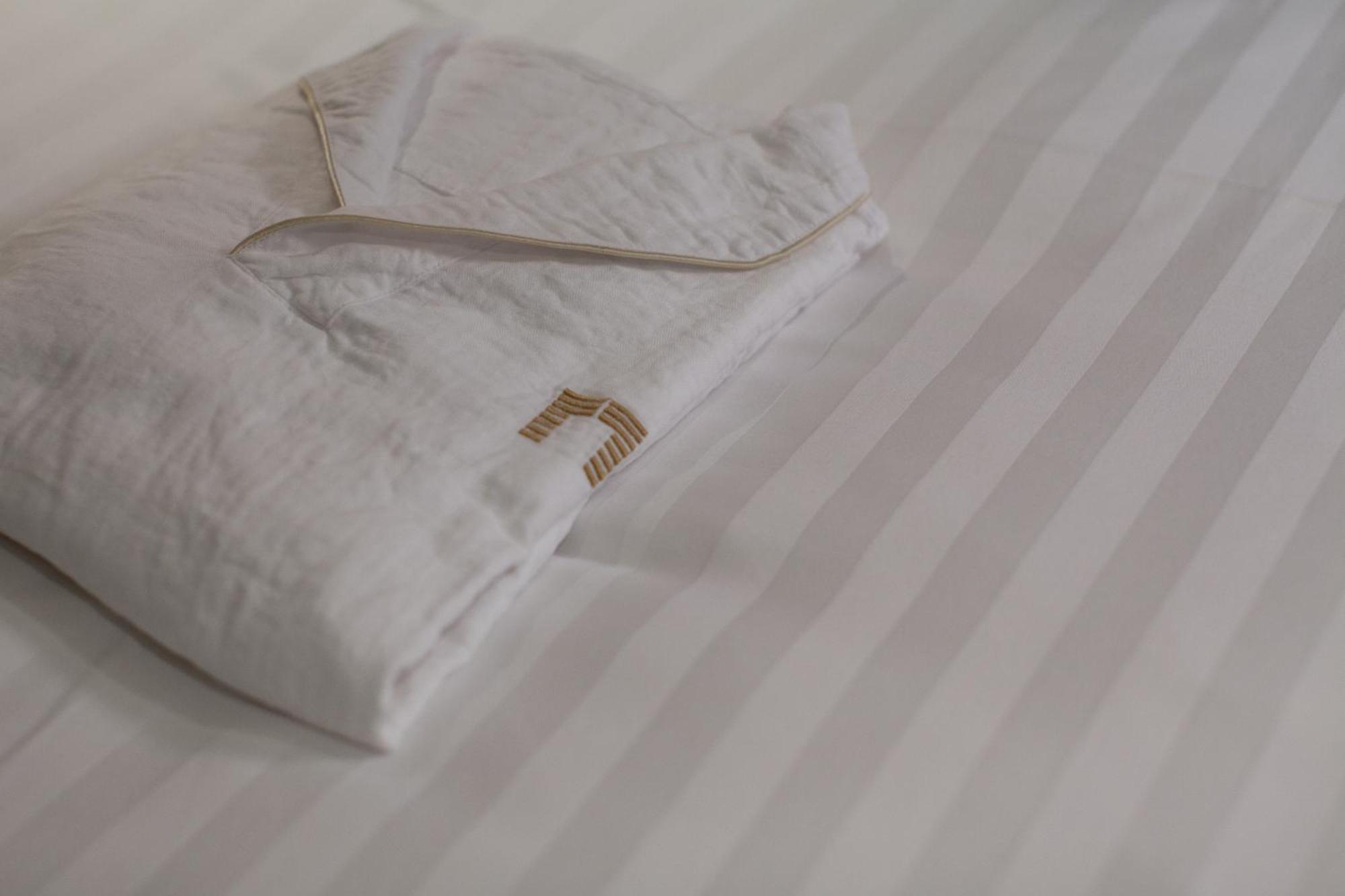 The Gate Hotel Tokyo By Hulic Zewnętrze zdjęcie A folded bathrobe